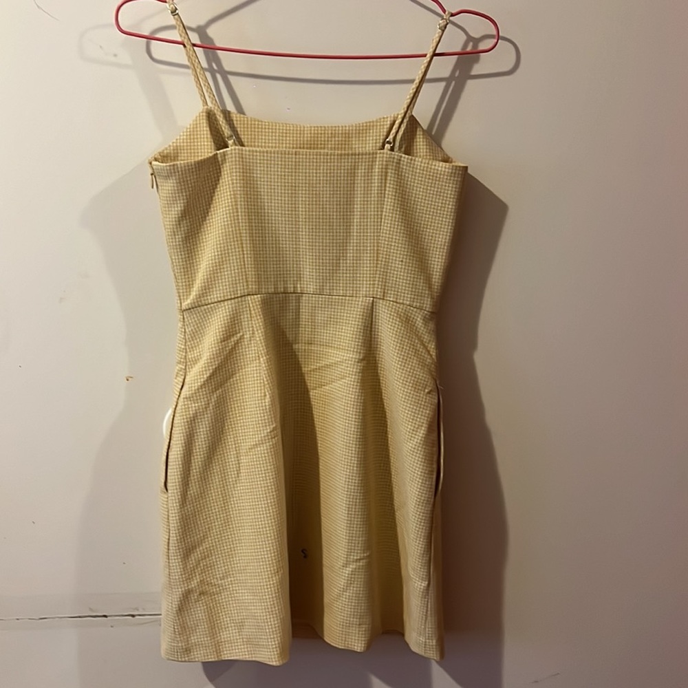 aritzia - Picture 2 of 2